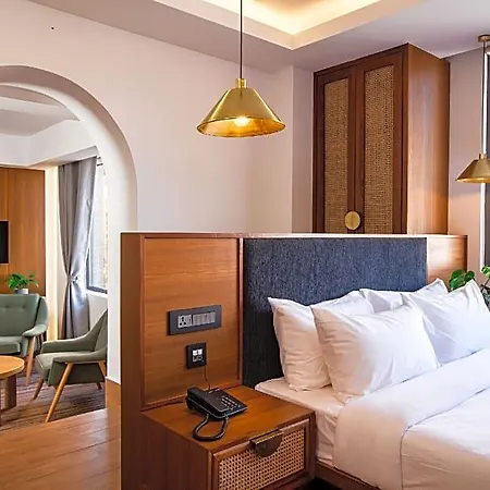 Nomad Hotel