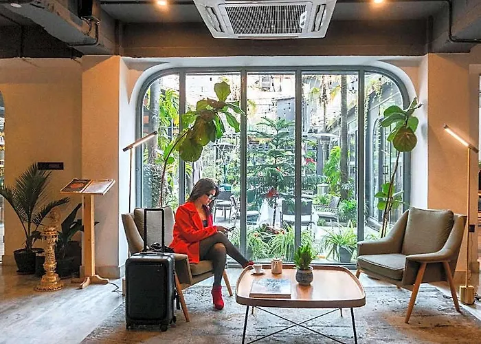 Hotel Nomad